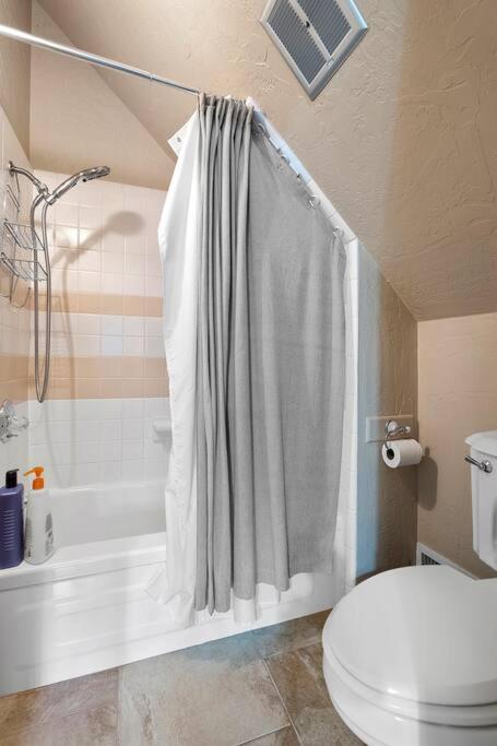Luxury Cabin Oasis Getaway Heart Of Munds Park Eksteriør billede