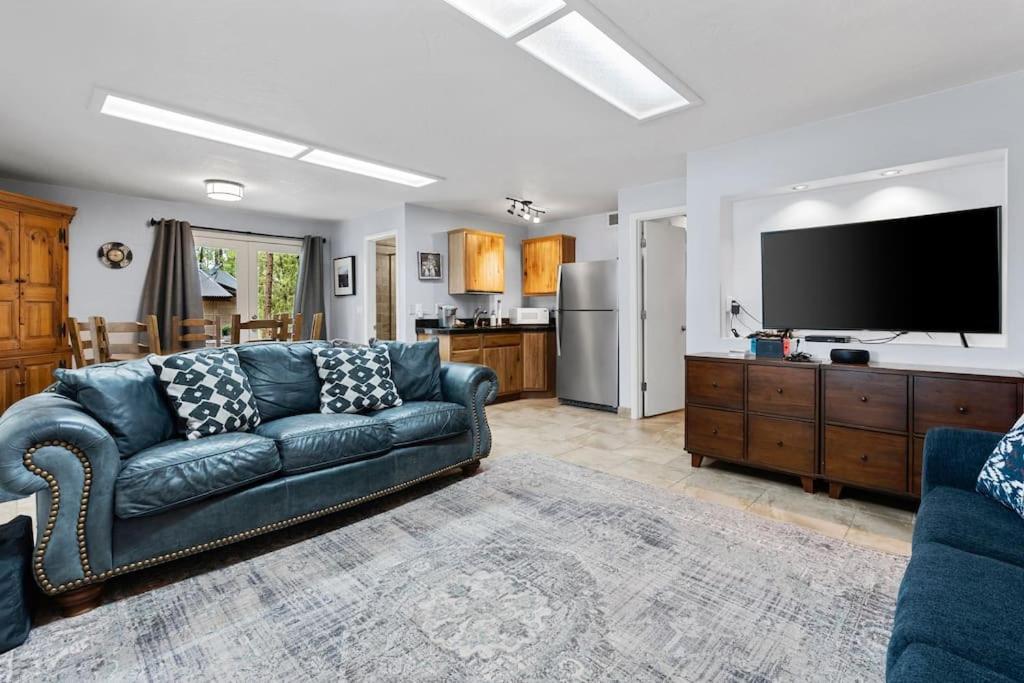 Luxury Cabin Oasis Getaway Heart Of Munds Park Eksteriør billede