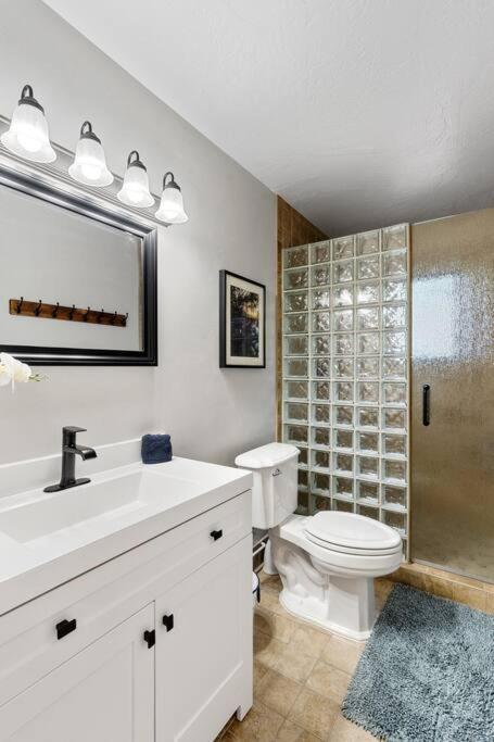 Luxury Cabin Oasis Getaway Heart Of Munds Park Eksteriør billede