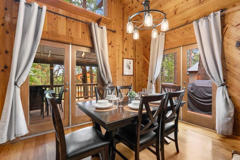 Luxury Cabin Oasis Getaway Heart Of Munds Park Eksteriør billede