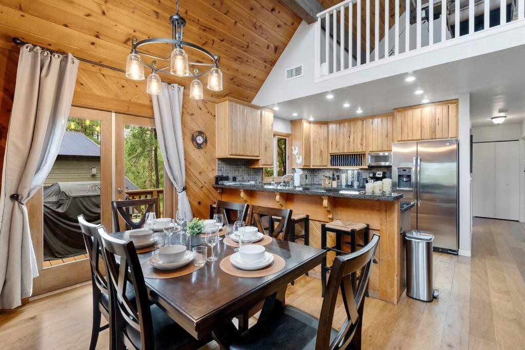 Luxury Cabin Oasis Getaway Heart Of Munds Park Eksteriør billede