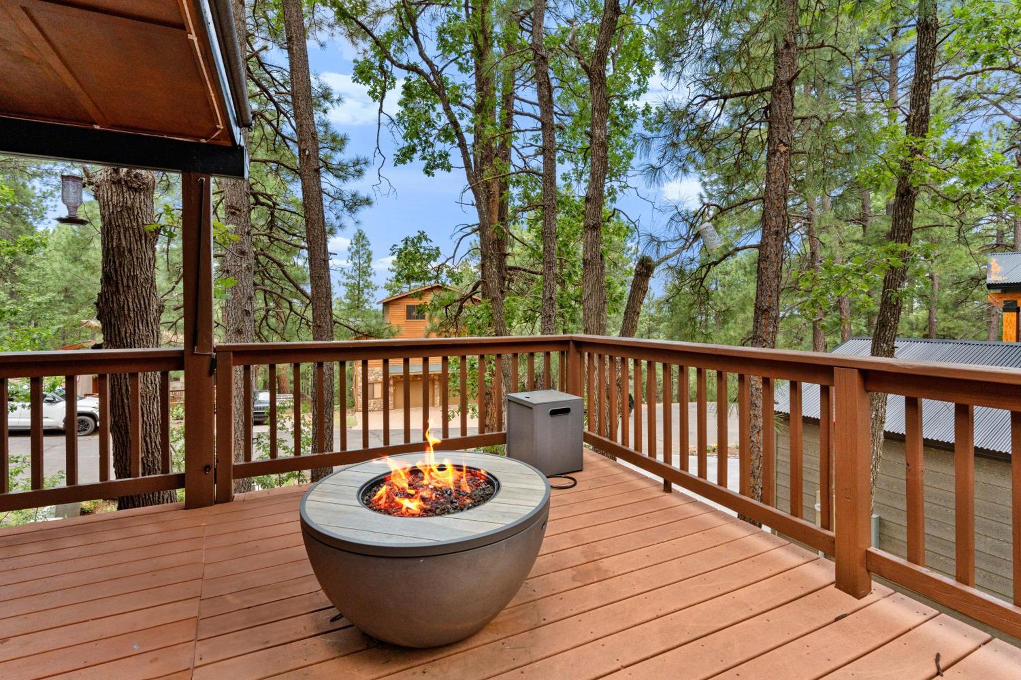 Luxury Cabin Oasis Getaway Heart Of Munds Park Eksteriør billede